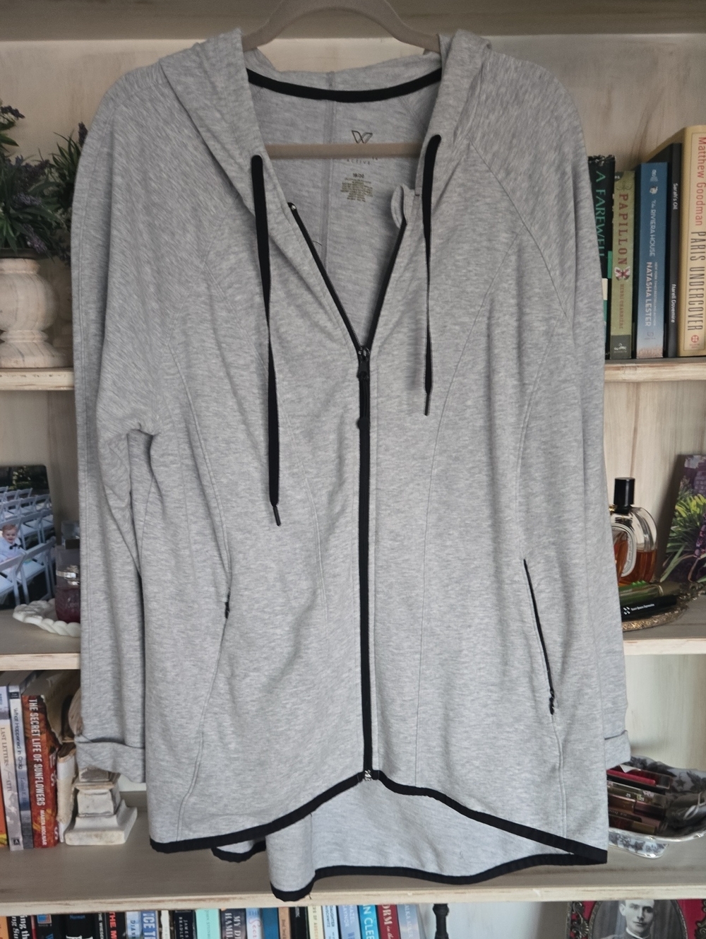 Livi Active Light Gray Hoodie with Black Logo